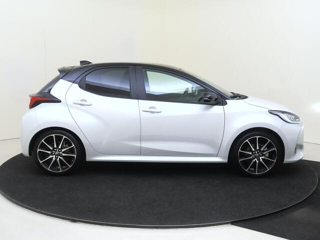 Toyota YARIS 1.5 Hybrid GR Sport | Navigatie | Panoramadak | Camera | 18" | CLimate control