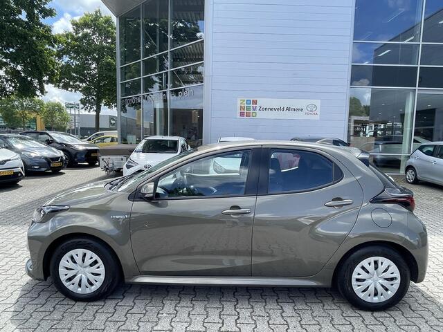 Toyota YARIS 1.5 Hybrid Active All Seasonbanden