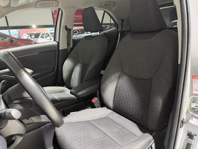 Toyota YARIS Cross 1.5 Hybrid Dynamic edition | Parkeersensoren voor + achter | 4seizoen banden | Privacy glass | Apple Carplay & Android Auto | Navigatie