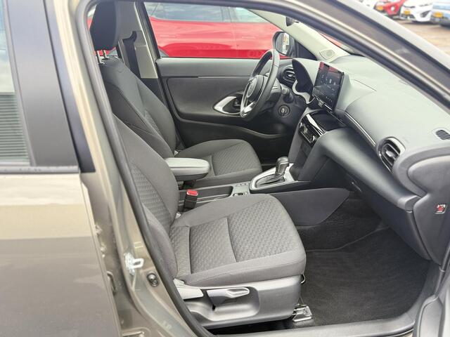 Toyota YARIS Cross 1.5 Hybrid 115 Active 3x div. kleuren beschikbaar, Nederlandse auto, Apple Carplay en/of Android auto navigatie, Achteruitrijcamera, Adaptieve cruise control, 1e eign.