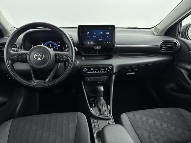 Toyota YARIS 1.5 Hybrid 115 First Edition | Parkeersensoren V+A | Blindspot | Stuur-Stoelverwarming |