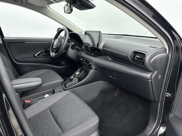 Toyota YARIS 1.5 Hybrid 115 First Edition | Parkeersensoren V+A | Blindspot | Stuur-Stoelverwarming |