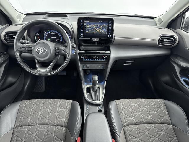 Toyota YARIS Cross 1.5 Hybrid Dynamic | Panodak | Voorruit-Stuur-Stoelverwarming | Blindspot | Parkeersensoren V+A |