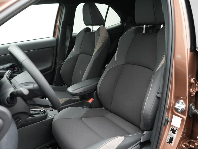 Toyota YARIS Cross 1.5 Hybrid 130 Executive | Premium Pack | Voorruit-Stuur-Stoelverwarming | HUD | JBL |