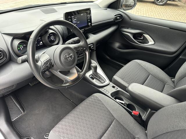 Toyota YARIS 1.5 Hybrid Dynamic Apple Carplay / Android auto stoelverwarming / stuurwielverwarming / Navigatie / Apple Carplay / Android Auto / parkeercamera / 10 jaar Toyota garantie / rijklaarprijs incl. Toyota Pechhulppas