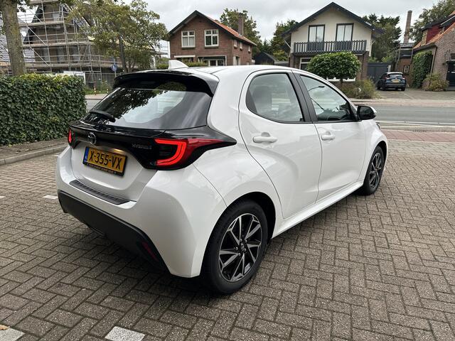 Toyota YARIS 1.5 Hybrid Dynamic Apple Carplay / Android auto stoelverwarming / stuurwielverwarming / Navigatie / Apple Carplay / Android Auto / parkeercamera / 10 jaar Toyota garantie / rijklaarprijs incl. Toyota Pechhulppas