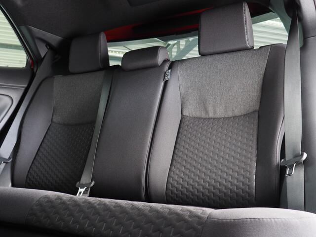 Toyota YARIS Cross 1.5 Hybrid 115 Dynamic | Stoelverwarming | Parkeersensoren | Achteruitrijcamera | Adaptive Cruise Control | Botsherkenning | Grootlichtassistent