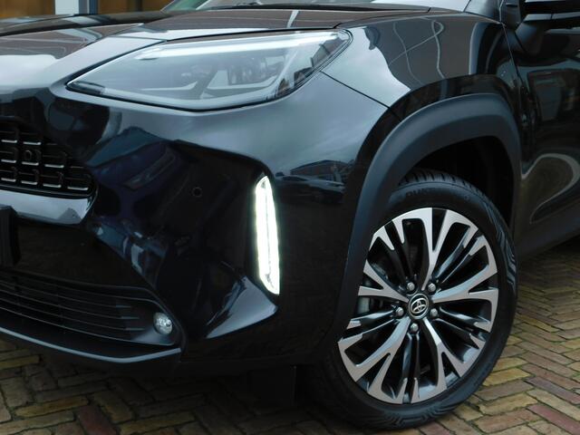 Toyota YARIS Cross 1.5 Hybrid Executive | TREKHAAK | ALL-SEASON | JBL