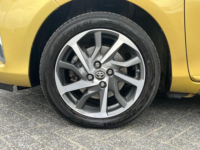Toyota YARIS 1.5 Hybrid Y20 Gold Edition | Fietsendragerbeugel | Keyless entry | Bluetooth | Licht metalen velgen |