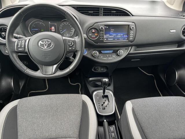 Toyota YARIS 1.5 Hybrid Y20 Gold Edition | Fietsendragerbeugel | Keyless entry | Bluetooth | Licht metalen velgen |