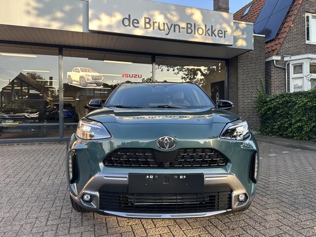 Toyota YARIS Cross 1.5 Hybrid 130 Executive Bi-Tone elektrische achterklep / dodehoekdetectie / stoelverwarming / stuurwielverwarming / parkeersensoren voor + achter / Navigatie / Apple Carplay / Android Auto / parkeercamera / 10 jaar Toyota garantie / rijklaarprijs incl. T