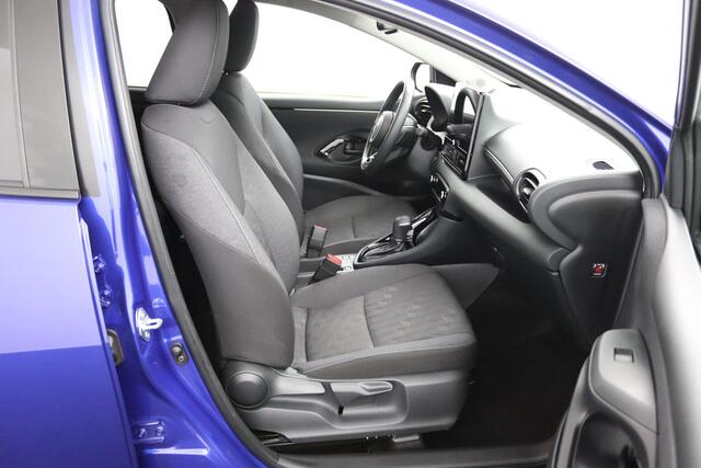 Toyota YARIS 1.5 Hybrid 115 Dynamic | Led Verlichting | Navigatie | Keyless Entry | Privacy Glas | Adaptieve Cruise control |