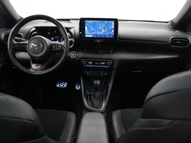 Toyota YARIS 1.5 Hybrid GR Sport | Panoramadak | Navigatie | HUD | BLIS | Stoelverwarming | Parkeercamera |