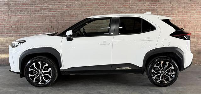 Toyota YARIS Cross 1.5 Hybrid Dynamic / Team Deutschland Winter-pakket / Safety-pakket / Navi / Camera