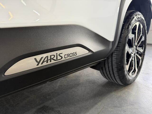 Toyota YARIS Cross 1.5 Hybrid Dynamic / Team Deutschland Winter-pakket / Safety-pakket / Navi / Camera