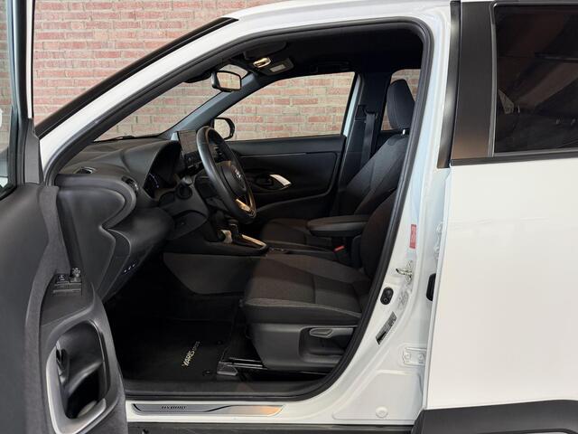 Toyota YARIS Cross 1.5 Hybrid Dynamic / Team Deutschland Winter-pakket / Safety-pakket / Navi / Camera