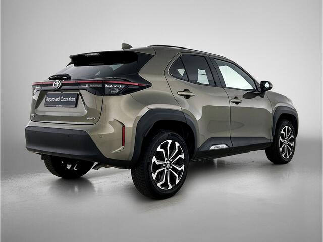 Toyota YARIS Cross 1.5 Hybrid 115 First Edition + | BTW voertuig | Stoel+stuurverwarming | Parkeersensoren voor+achter | Navigatie | Apple CarPlay/Android Auto | Cruise Control Adaptive | Achteruitrijcamera | Bluetooth |