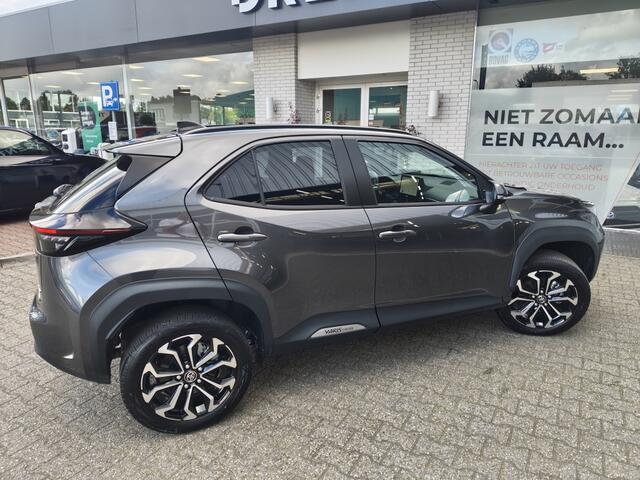 Toyota YARIS Cross 1.5 Hybrid 115 Dynamic | Sensoren v/a | Navi | Stoelverwarming |