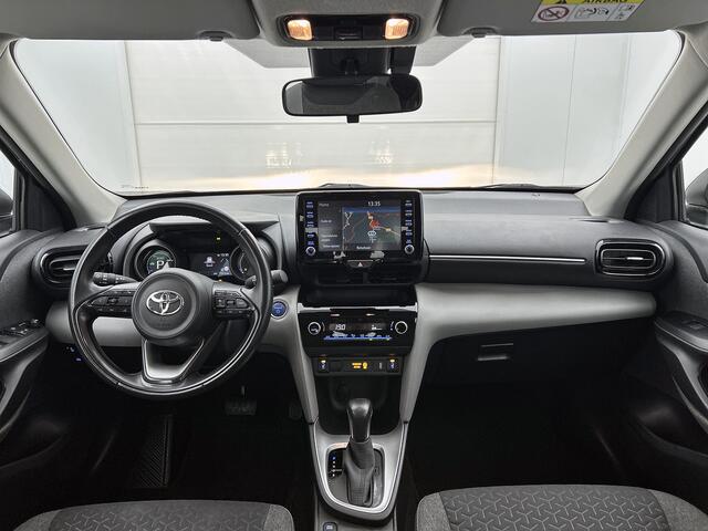 Toyota YARIS Cross 1.5 Hybrid Active + | Dodehoek detectie | Stoelverwarming | Parkeersensoren voor+achter | Keyless Entry/Start | Navigatie | Apple CarPlay/Android Auto | Cruise Control Adaptive |