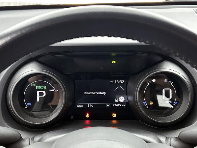 Toyota YARIS Cross 1.5 Hybrid Active + | Dodehoek detectie | Stoelverwarming | Parkeersensoren voor+achter | Keyless Entry/Start | Navigatie | Apple CarPlay/Android Auto | Cruise Control Adaptive |