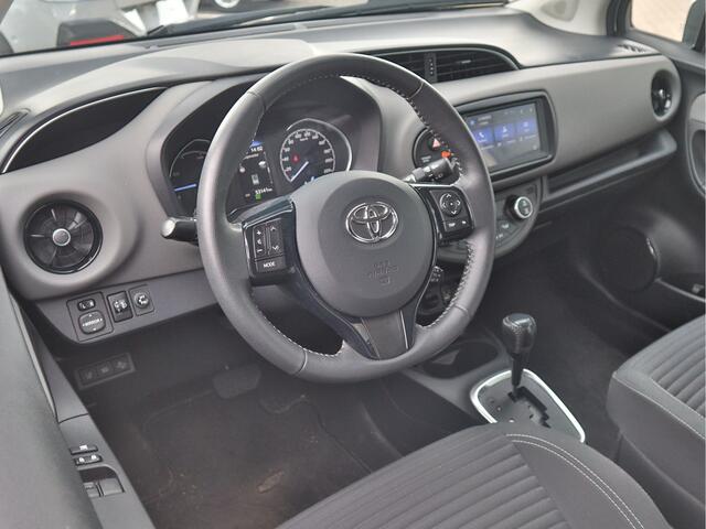 Toyota YARIS 1.5 Hybrid Dynamic | All-season banden | afneembare trekhaak | Clima control |