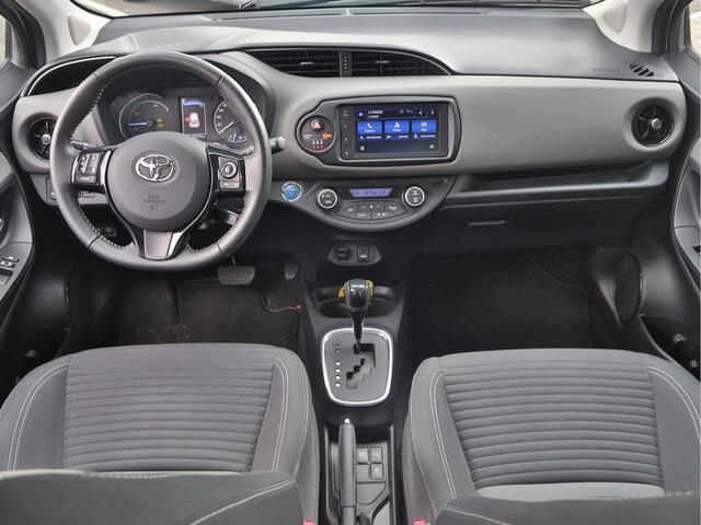 Toyota YARIS 1.5 Hybrid Dynamic | All-season banden | afneembare trekhaak | Clima control |