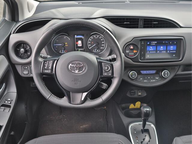 Toyota YARIS 1.5 Hybrid Dynamic | All-season banden | afneembare trekhaak | Clima control |