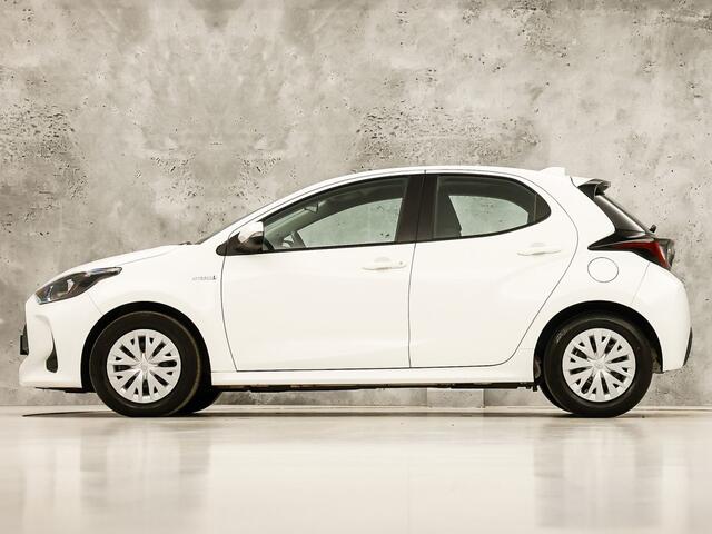 Toyota YARIS 1.5 Hybrid Dynamic Sport Automaat (NAVIGATIE, CAMERA, CLIMATE, SPORTSTOELEN, CRUISE, ELEK PAKKET, NIEUWSTAAT)