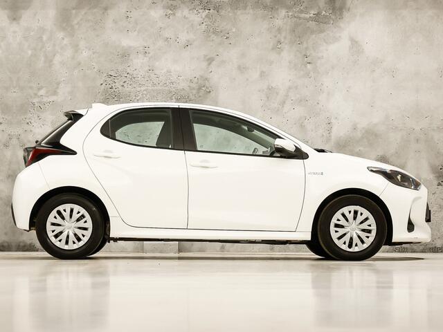 Toyota YARIS 1.5 Hybrid Dynamic Sport Automaat (NAVIGATIE, CAMERA, CLIMATE, SPORTSTOELEN, CRUISE, ELEK PAKKET, NIEUWSTAAT)