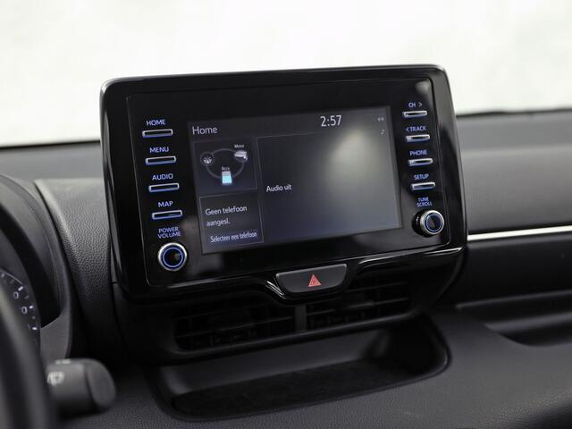 Toyota YARIS 1.5 Hybrid Dynamic Sport Automaat (NAVIGATIE, CAMERA, CLIMATE, SPORTSTOELEN, CRUISE, ELEK PAKKET, NIEUWSTAAT)