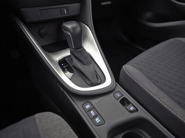 Toyota YARIS 1.5 Hybrid Dynamic Sport Automaat (NAVIGATIE, CAMERA, CLIMATE, SPORTSTOELEN, CRUISE, ELEK PAKKET, NIEUWSTAAT)