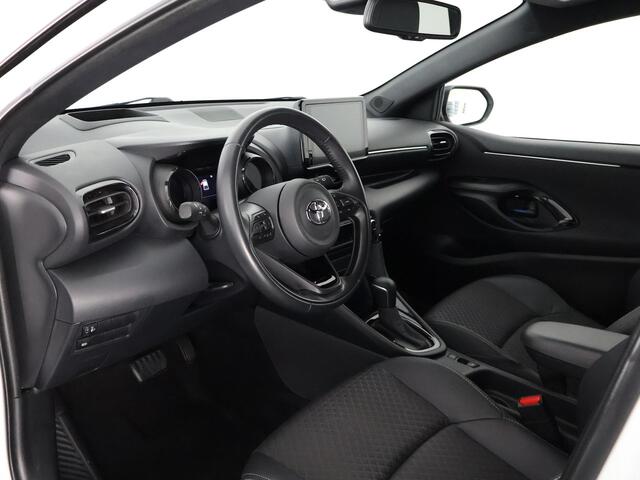 Toyota YARIS 1.5 Hybrid Executive Bi-Tone | Stoelverwarming | Navigatie | Parkeersenoren | Apple Carplay & AndroidAUTO |