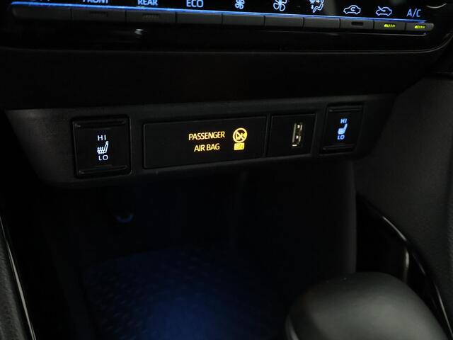 Toyota YARIS 1.5 Hybrid Executive Bi-Tone | Stoelverwarming | Navigatie | Parkeersenoren | Apple Carplay & AndroidAUTO |