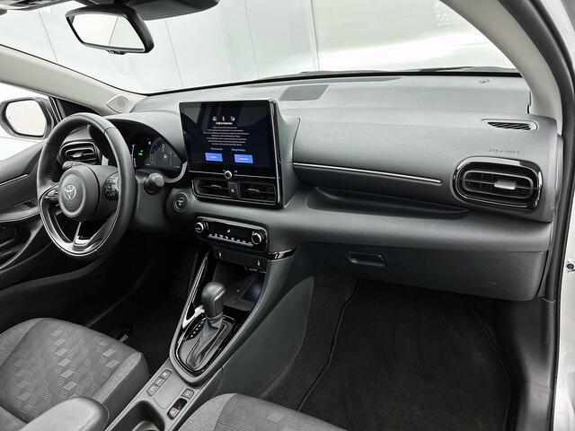 Toyota YARIS 1.5 Hybrid 115 Dynamic Comfort Pack | BTW voertuig | Dodehoek detectie | Parkeersensoren voor+achter | Stoel+stuurverwarming | Draadloze telefoonlader |