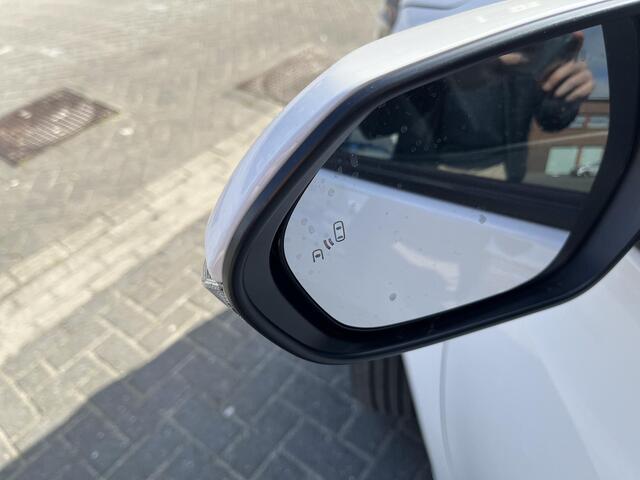Toyota YARIS 1.5 Hybrid 115 Dynamic €2.900 KORTING , VOORRAAD , SNEL RIJDEN
