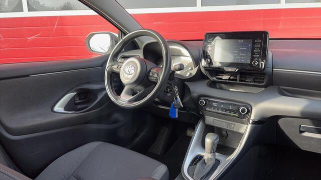 Toyota YARIS 1.5 Hybrid Active CAMERA / CARPLAY / ACC / CLIMA / BLUETOOTH / NL-AUTO