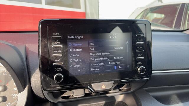 Toyota YARIS 1.5 Hybrid Active CAMERA / CARPLAY / ACC / CLIMA / BLUETOOTH / NL-AUTO