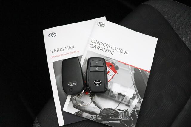 Toyota YARIS 1.5 Hybrid 115 Dynamic | Stoel verwarming | Stuurwiel verwarming | Parkeer sensoren |