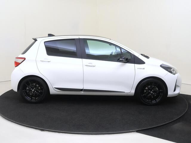 Toyota YARIS 1.5 Hybrid GR-Sport | LM velgen | sportstoelen | bluetooth