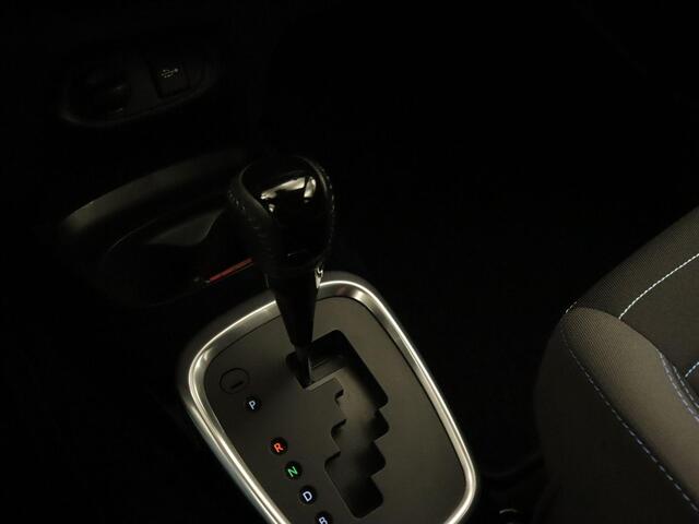 Toyota YARIS 1.5 Hybrid Bi-Tone - ORIGINEEL NEDERLANDSE AUTO - AFKOMSTIG VAN 1E EIGENAAR - CLIMATE CONTROL - BOTS EN LIJNWAARSCHUWING - CAMERA - CRUISE CONTROL - REGENSENSOR - ARMSTEUN VOOR - BLUETOOTH - LICHT METALEN VELGEN