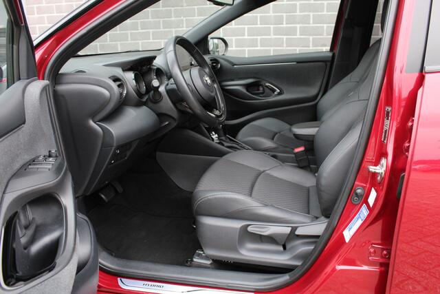 Toyota YARIS 1.5 Hybrid Executive / Bi Tone / Keyless / Carplay