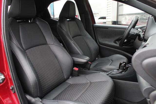 Toyota YARIS 1.5 Hybrid Executive / Bi Tone / Keyless / Carplay