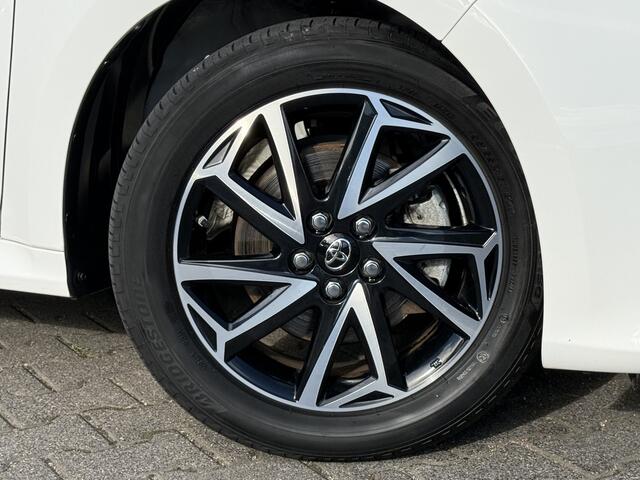 Toyota YARIS 1.5 Hybrid Team D | CarPlay | ACC | Camera | Dodehoek | Keyless