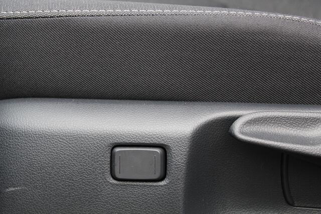 Toyota YARIS 1.5 Hybrid 115 First Edition Comfort Pack | Rijklaar | Blind Spot | Stoel-/stuurverw. | LED | Keyless | Apple/Android | Adap.cruise