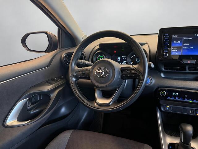 Toyota YARIS 1.5 Hybrid 115 Dynamic GARANTIE TOT 06-2033! . STOEL VERWARMING . PARKEERSENSOREN ACHTER . APPLE CARPLAY & ANDRIOD AUTO . SLECHTS 33.000KM .