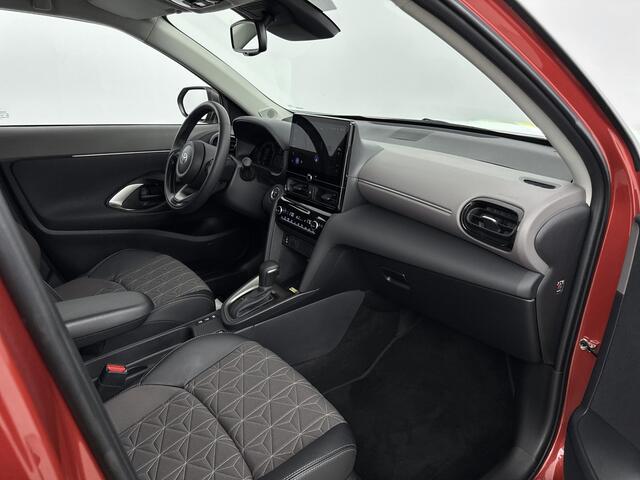 Toyota YARIS Cross 1.5 Hybrid 130 Executive | Stoelverwarming | Navigatie | Apple CarPlay/Android Auto | Cruise Control Adaptive | Draadloze telefoonlader | Half lederen bekleding "
