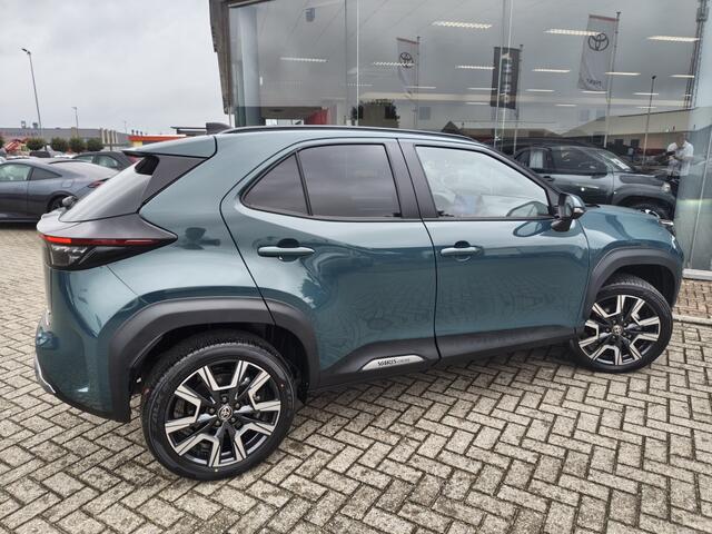 Toyota YARIS Cross 1.5 Hybrid 130 Executive | Sensoren v/a | El. Acterklep | Half Leder