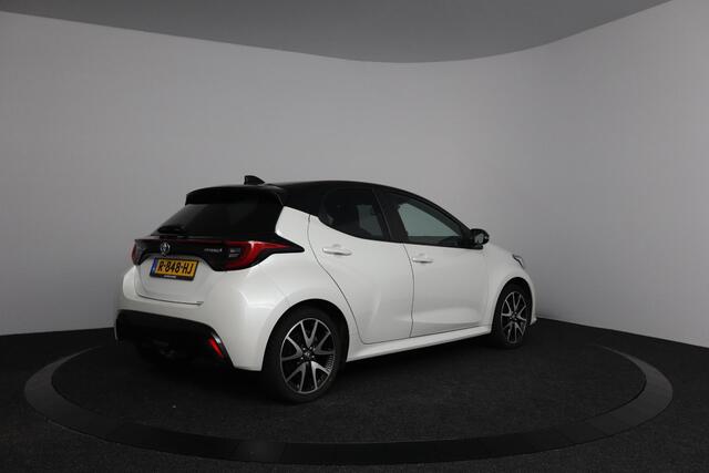Toyota YARIS 1.5 Hybrid Executive | Bi-tone