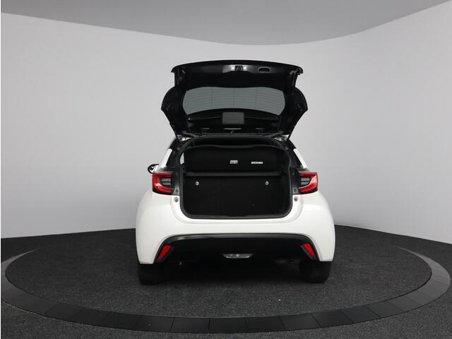 Toyota YARIS 1.5 Hybrid Executive | Bi-tone