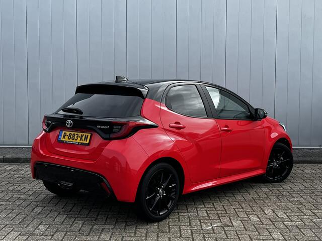 Toyota YARIS 1.5 Hybrid Executive Carplay Android auto Stoelverwarming Dealer onderhouden